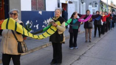Putaendo creó la "bufanda más larga de Chile" con más de tres mil metros tejidos