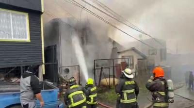 Quellón: Incendio destruyó por completo una vivienda en población Bosque Nativo