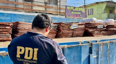 PDI y Fiscalía de Arica incautan camión con 18 toneladas de cobre robado: tenía por destino a Perú