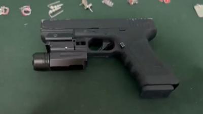 [VIDEO] Carabineros fiscalizó a dos sujetos y tenían un arma prohibida en Alto Hospicio