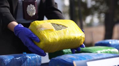 Mujer queda en prisión preventiva tras ser sorprendida transportando drogas desde Viña a Valparaíso