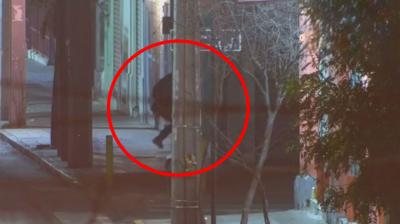 [VIDEO] Sorprenden a hombre intentando ingresar a local comercial para robar en San Felipe