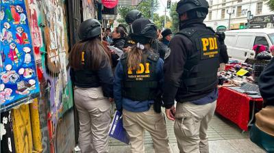 PDI detecta a 13 extranjeros en situación irregular durante fiscalización en el plan de Valparaíso