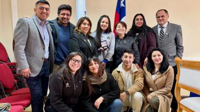Concejo de Dalcahue reconoció a joven dirigente por su aporte a la participación infantil y juvenil