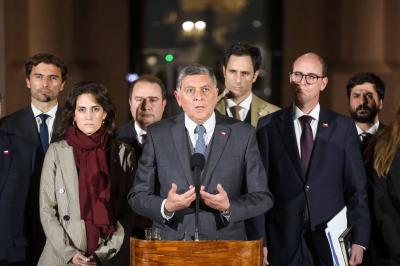Gobierno anuncia medidas de máxima urgencia para abordar situación de niños haitianos en Chile