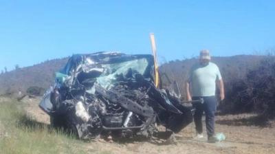 Dos víctimas fatales dejó colisión frontal entre bus y automóvil en Casablanca