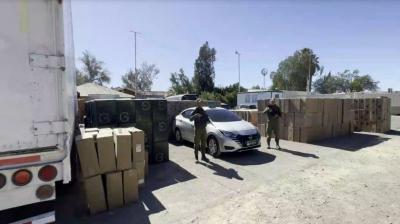 Detienen a conductor de camión y decomisan más de 568 mil cajetillas de cigarrillos al interior de Tarapacá