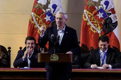 Kast arremete nuevamente contra la oposición por FF.AA. en seguridad pública: "No usarlos para fines políticos"