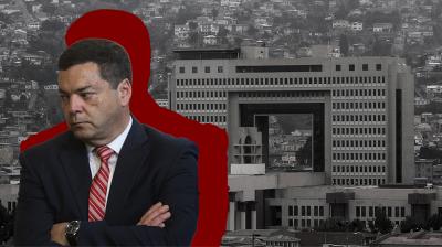 Investigan a exdiputado UDI por sistema de "cuotas": habría ordenado a asesores a lanzar celulares a taza del baño