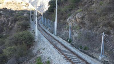 Instalan mallas y soportes en sector Paso Hondo para asegurar continuidad del Tren Limache-Puerto