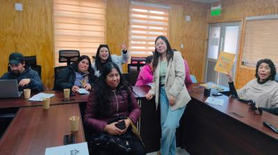 Emprendedores turísticos de Quinchao amplían sus conocimientos en taller de marketing digital