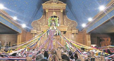 Bailes religiosos comienzan despedida de La Tirana: Virgen ya volvió al templo después de procesiones