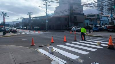 Remueven demarcaciones de ciclovías instaladas en pandemia en el centro de Iquique