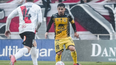 Ni la lluvia frenó a San Luis en Curicó: Canarios lograron su primer triunfo como visita en el regreso del torneo