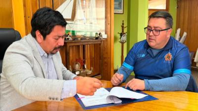 Municipio de Ancud y Asociación de Básquetbol sellan convenio para fortalecer el desarrollo del deporte en la comuna
