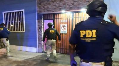 [VIDEO] Allanan seis domicilios y desarticulan red de explotación sexual de mujeres y adolescentes en Tarapacá: contabilizan 10 detenidos
