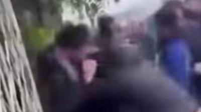 Indagan a estudiante por porte ilegal de arma tras feroz pelea afuera de liceo en Ancud