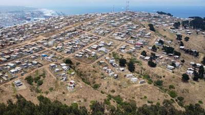 Desalojo de la megatoma: Ejecutivo compromete construcción de 6 mil viviendas en la provincia