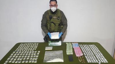 Con más de 270 dosis y dinero en efectivo: detienen a sujeto por tráfico de drogas en Llolleo