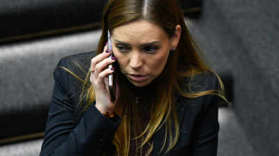 “Cuota Flores”: Fiscalía podrá revisar dispositivos incautados a senadora tras fallo de tribunal