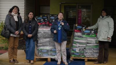 AquaChile donó 2.000 pañales para adultos mayores a la Municipalidad de Dalcahue