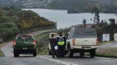Detectan en Achao vehículo con encargo por robo y detienen a su conductor