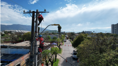 Quillota lidera choques contra postes en la región: accidentes han afectado a más de 261 mil familias