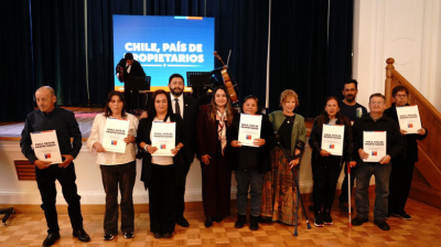 Más de 120 familias de la Región de Valparaíso reciben sus títulos de dominio y aseguran sus terrenos