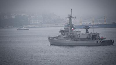 [FOTOS] Escuadra Nacional de la Armada desplegó sus unidades por la bahía de Valparaíso