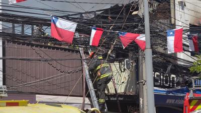 “Desorden de cables” complicaron labores de bomberos durante voraz incendio en Quillota