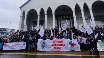 Funcionarios de la Atención Primaria de Chiloé se movilizaron en Dalcahue por recortes en la salud pública