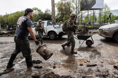 Nuevo reporte tras aluvión en Las Condes: Hay 384 damnificados, mil evacuados y seis personas lesionadas