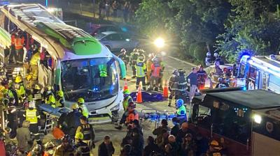 Bus que trasladaba a la Orquesta de Cámara de Chile desbarrancó en Valparaíso y dejó 40 lesionados: 1 persona falleció