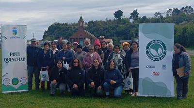 Agricultores de Quinchao reciben bioestimulante para fortalecer producción agrícola