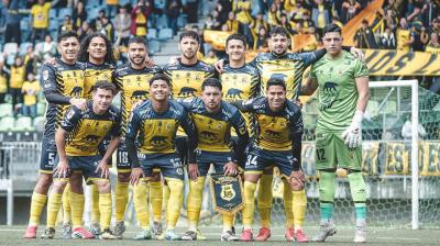 San Luis va por otro paso a Primera: con 500 hinchas en San Bernardo y todos los demás en la plaza de Quillota