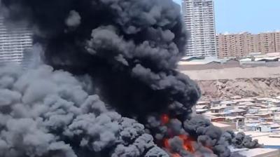 [VIDEO+ FOTOS] Incendio se registra en galpón en sector de la Zona Franca en Iquique