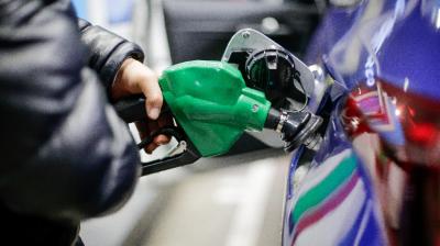 ENAP confirmó alza de combustibles: Subirán $41,3 y diésel se dispara $91,5 por litro