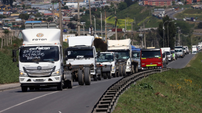 Camioneros de San Antonio dan ultimátum por alza del diésel y advierten posible paralización