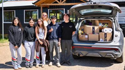 Estudiantes del Colegio Carpe Diem reunieron alimentos para familias vulnerables de Castro