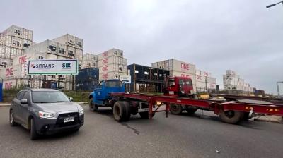 Paro de camioneros paraliza el puerto de San Antonio por alza de combustibles y tarifas congeladas