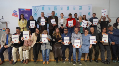 Cartagena: 20 familias recibieron sus títulos de dominio y avanzan en la regularización de sus terrenos